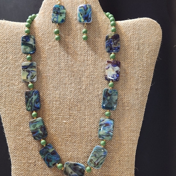 Hand Crafted Green and Blue Beaded Necklace Set Necklace Pierced Earrings - Picture 1 of 8